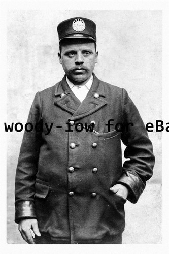 Pt9305 leeds tram employee - pt9305,