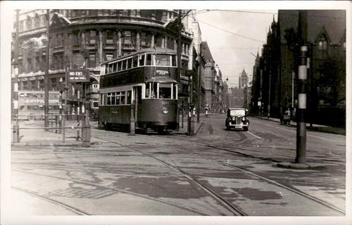 Leeds tram city square - square, r