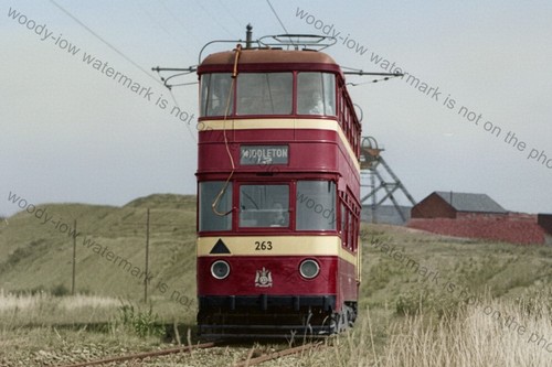 Zc038 leeds tram 263 - tram, to
